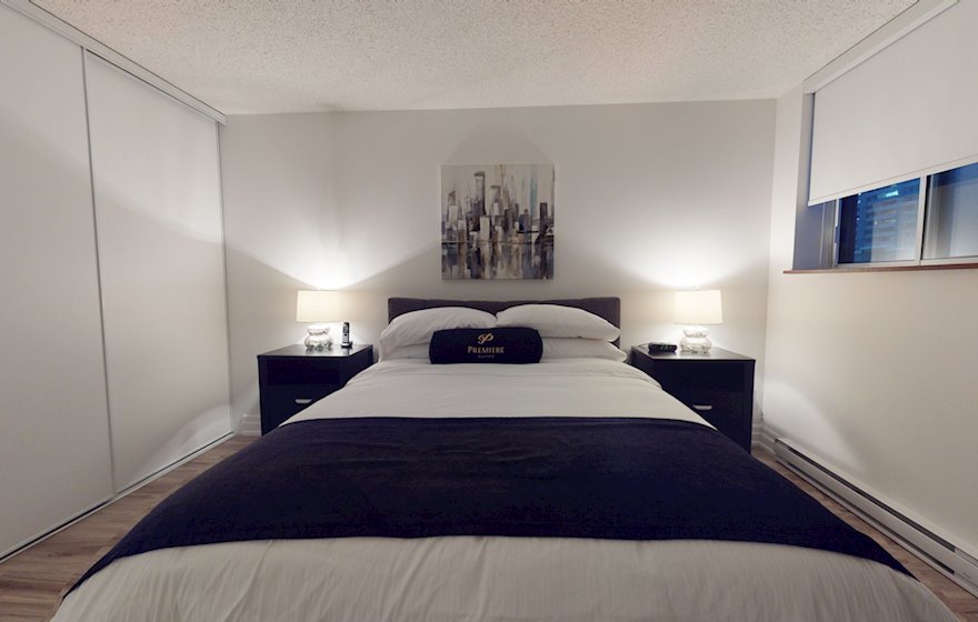 606 Principal Bedroom Queen Mattress Fully Furnished Apartment Suite Ottawa