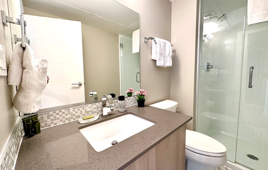 Primary Bathroom (1501)
