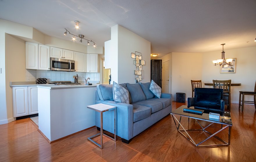 Peninsula 210 living/kitchen