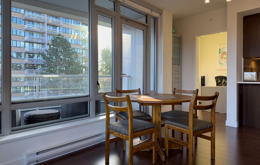 Duet 401 dining