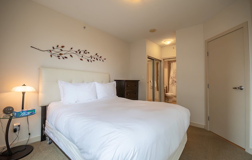 Corazon 506 primary bedroom