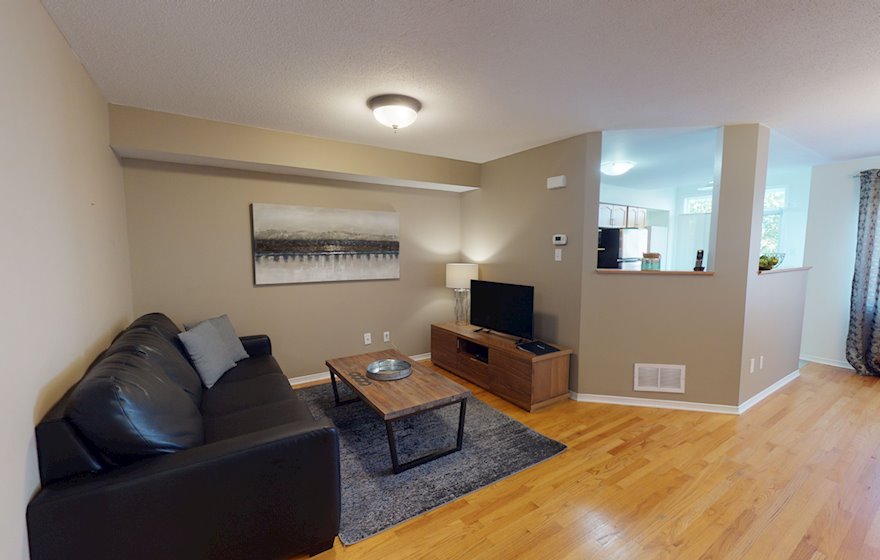 Living Room Free WiFi Fully Furnished Apartment Suite Kanata
