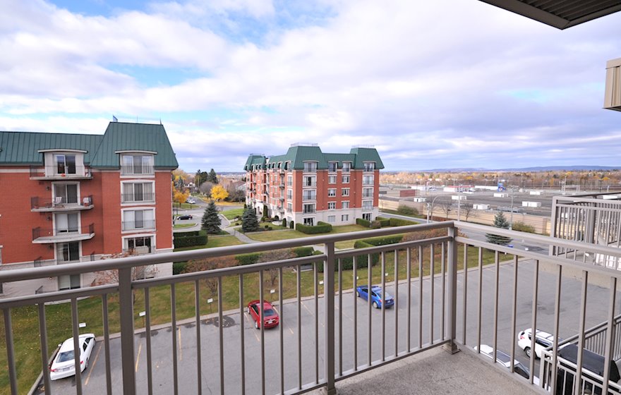 10 - Balcony