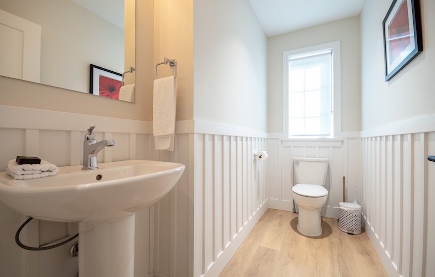 Kings Road #14  half bath