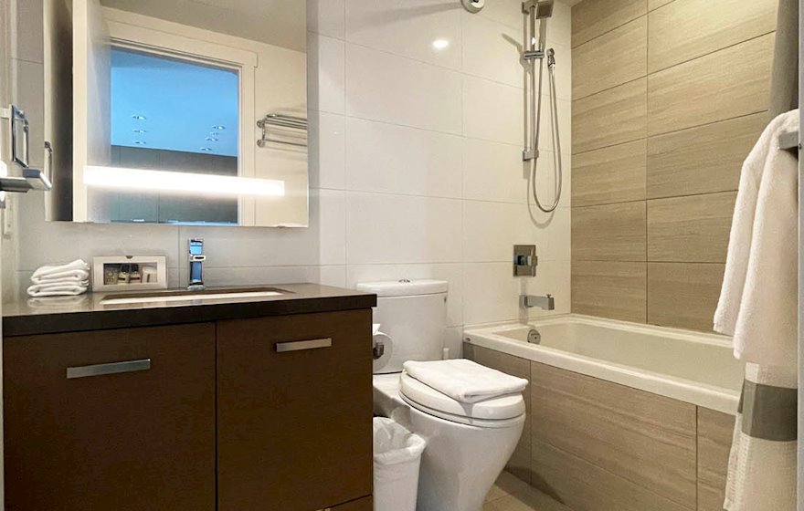 Promontory 1207 bathroom
