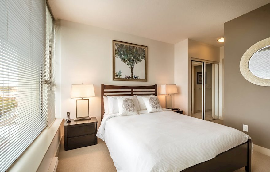 Master bedroom Juliet condo suite 1105