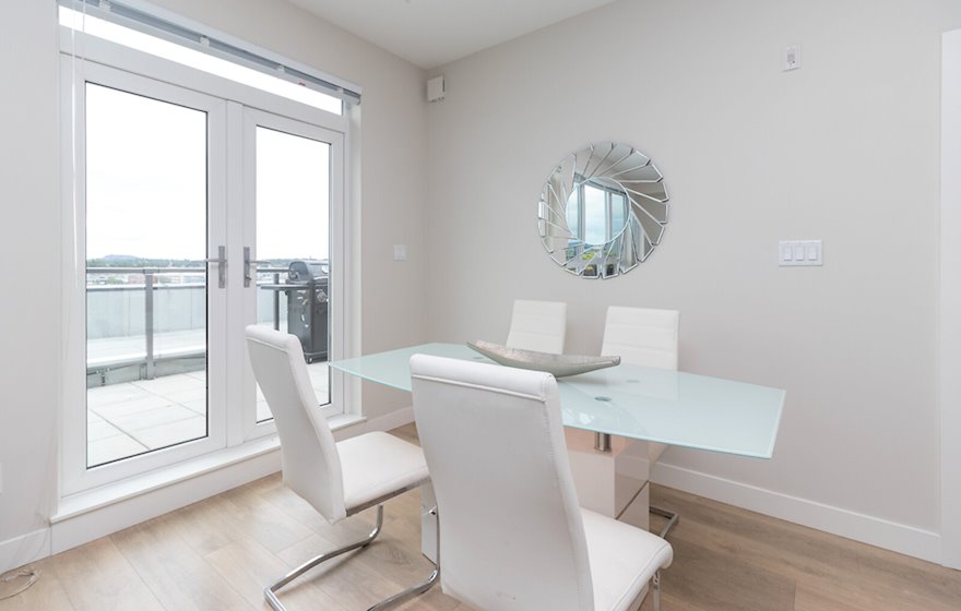 601 dining area