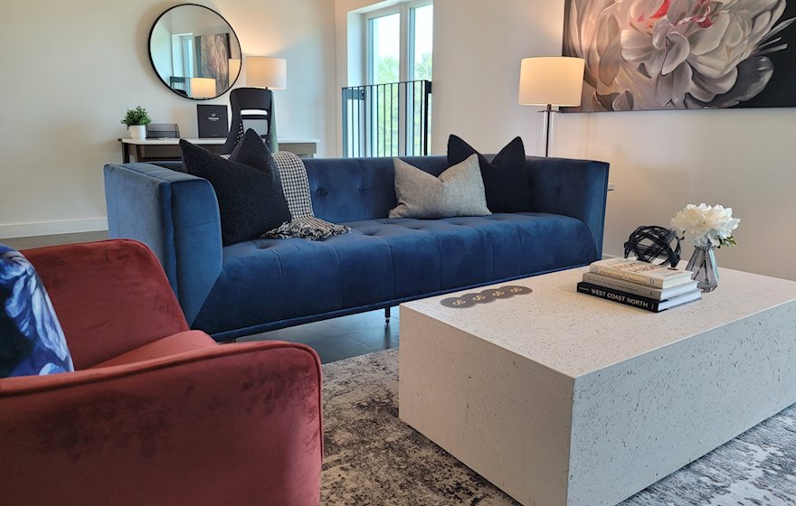 Living Room Free WiFi Fully Furnished Apartment Suite Toronto East