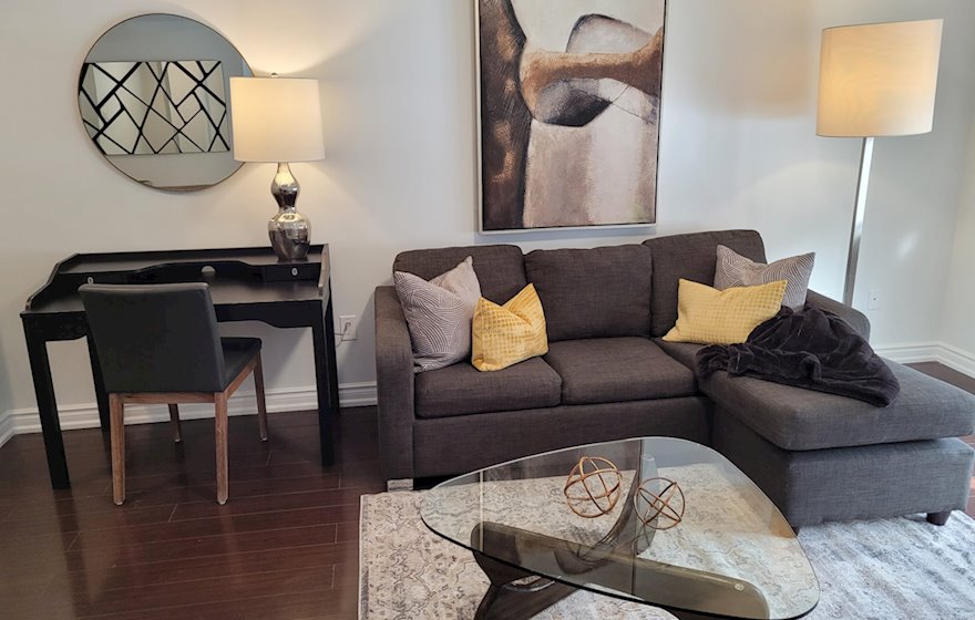 Family Room Free WiFi Fully Furnished Apartment Suite Markham