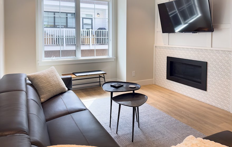 Kings Road #14  living room