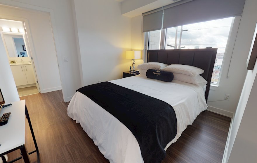 602 Master Bedroom Queen Mattress Fully Furnished Apartment Suite Ottawa