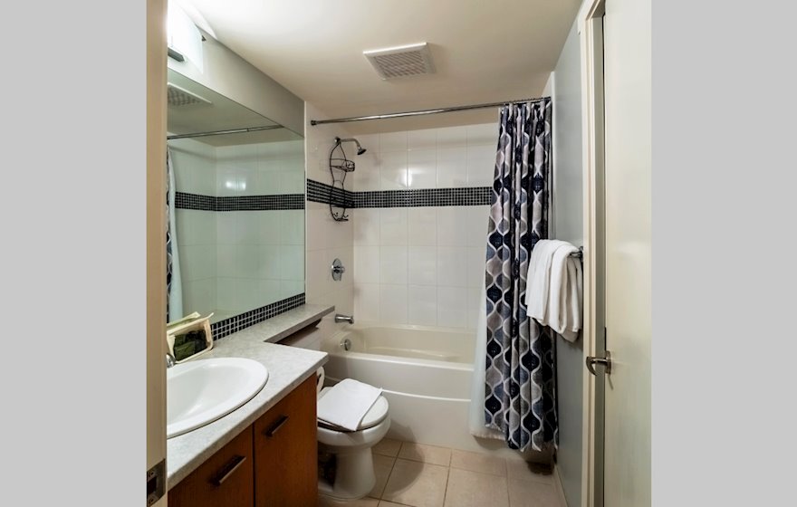 Astoria 307 bathroom