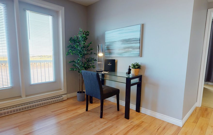 17 Designated Office Desk Free WiFi Free National Telephone Calls Moncton NB