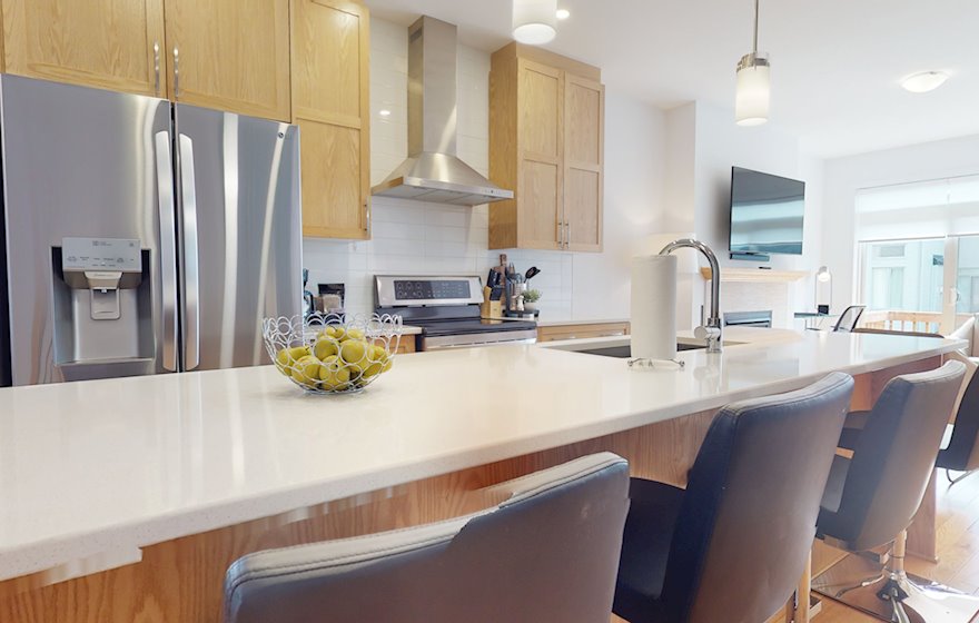 Kitchen Fully Equipped Five Appliances Stainless Steel Ottawa