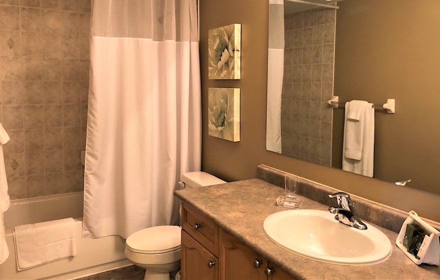 Master Bathroom Soaker Tub Fully Furnished Apartment Suite Mississauga
