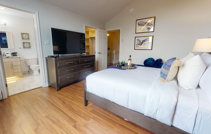 11 Primary Bedroom Queen Mattress Fully Furnished Short Term Townhouse Rental Bedford NS
