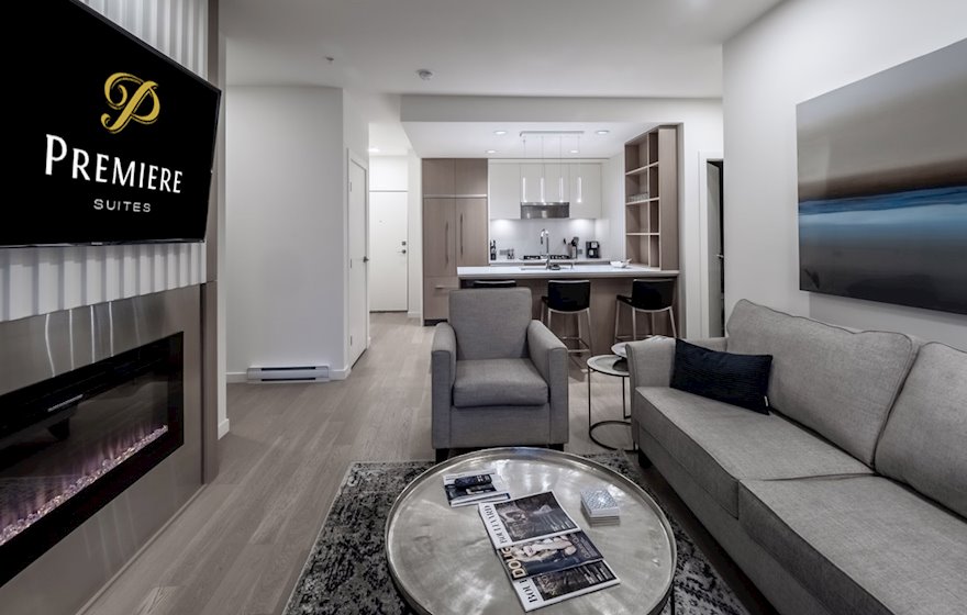 Two Bedroom Free Wifi Fully Furnished Suite Victoria B&W