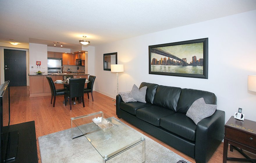 Living Room Free WiFi Fully Furnished Apartment Suite Markham