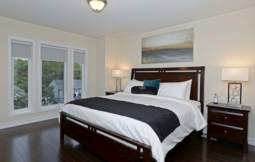 Master Bedroom Fully Furnished Apartment Suite Pickering