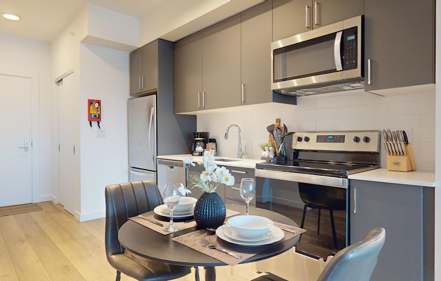 Kitchen Fully Equipped Five Appliances Stainless Steel Gatineau