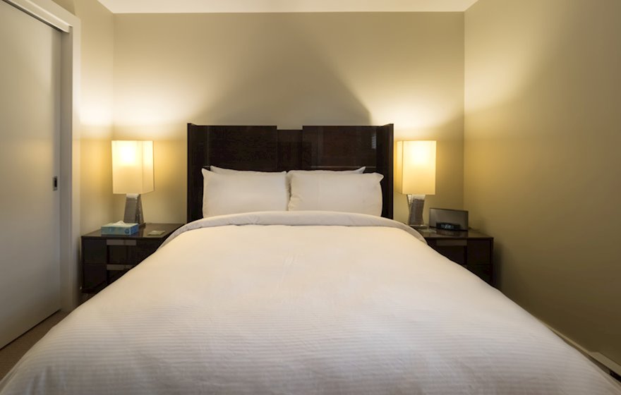 Townhouse master bedroom queen bed Victoria BC