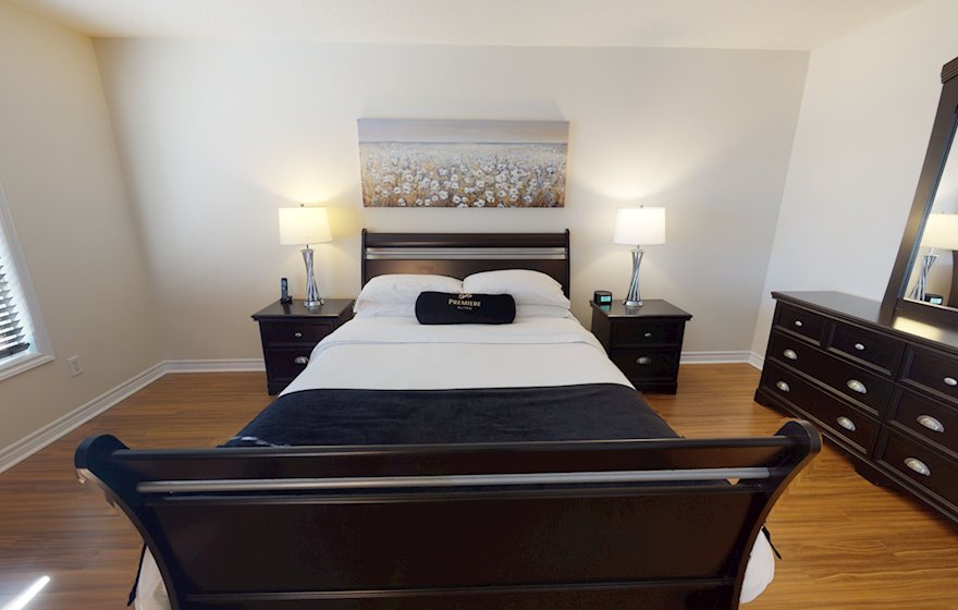 1 McPeake Principal Bedroom Queen Mattress Fully Furnished Apartment Suite Kanata