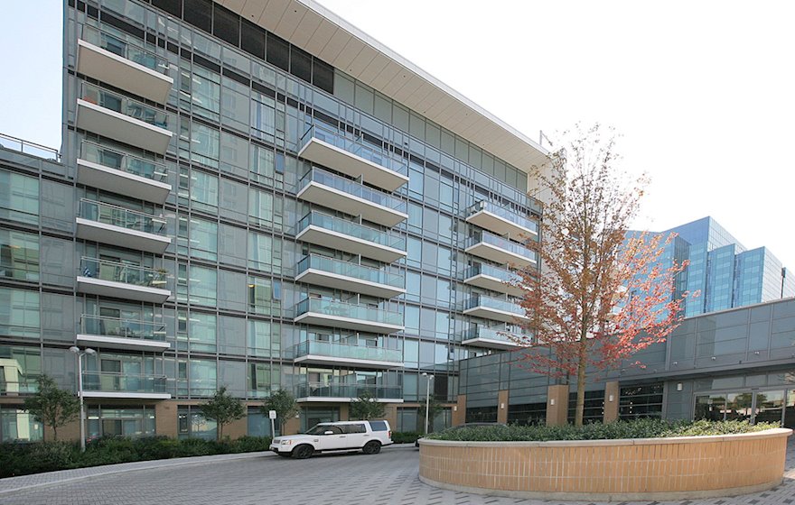 Exterior - Pool Fitness Common Area Free Access Markham