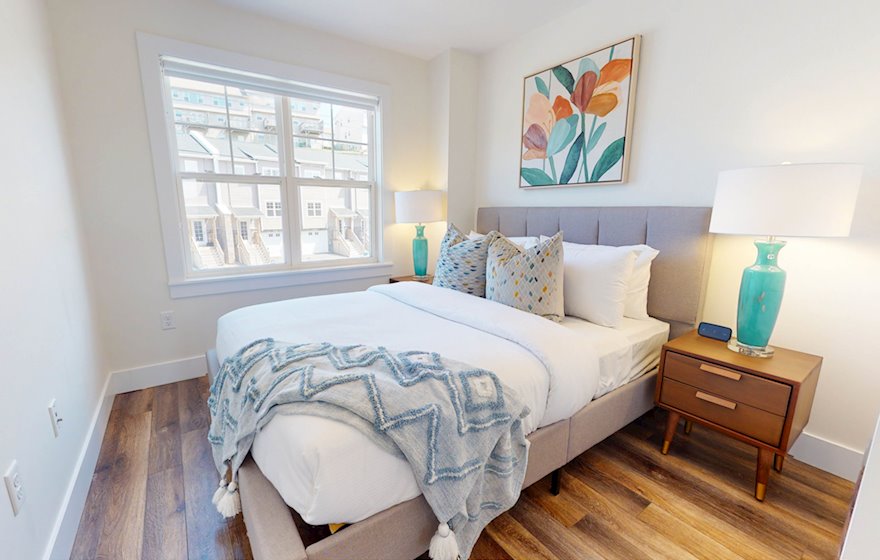 5 Second Bedroom Queen Mattress Fully Furnished Townhouse Suite Dartmouth NS