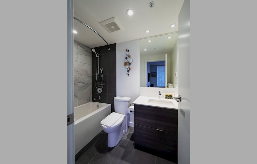 Yates 1404 bathroom