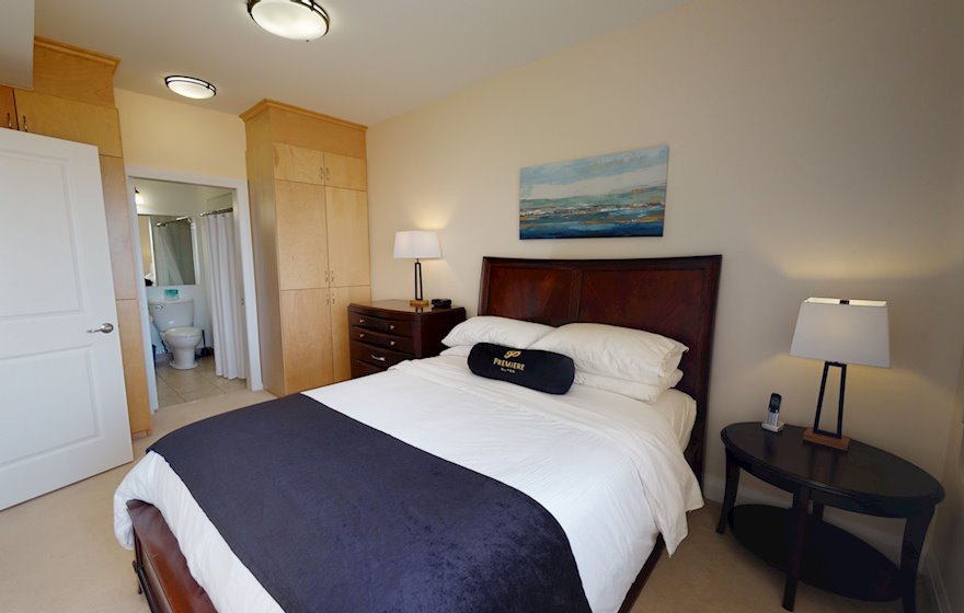 615 Principal Bedroom Queen Mattress Fully Furnished Apartment Suite Kanata