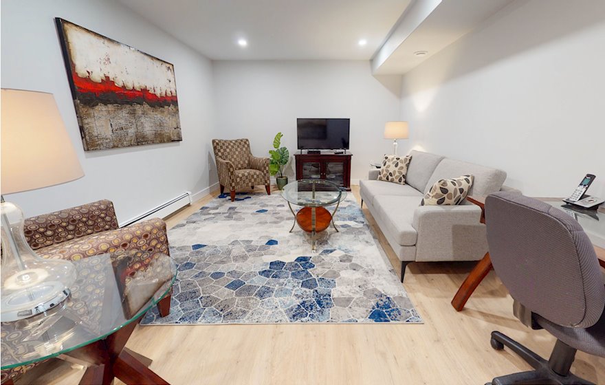 Fully Furnished Short Term Apartment Rentals and Vacation Rentals in Bedford with Full Kitchen