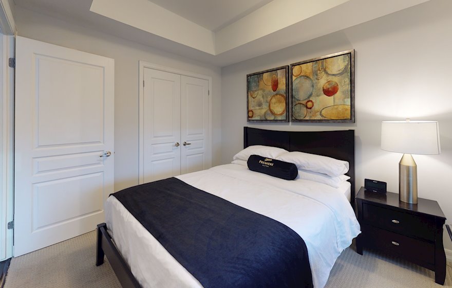 1014 Bedroom Queen Mattress Fully Furnished Apartment Suite Ottawa
