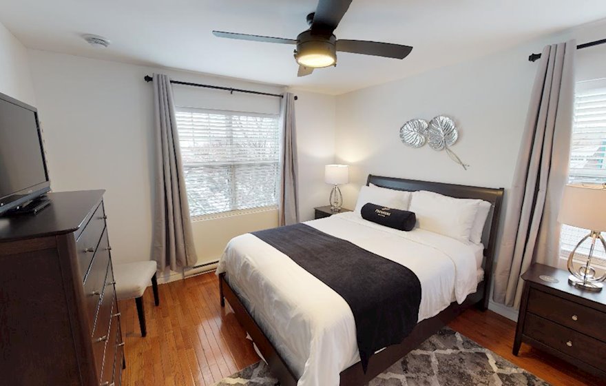 D8 Bedroom