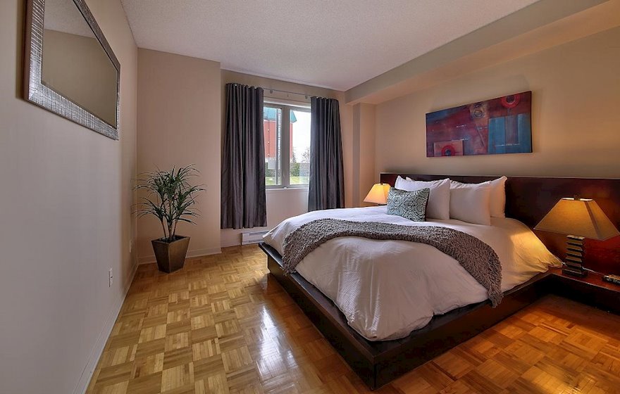 6 - Bedroom