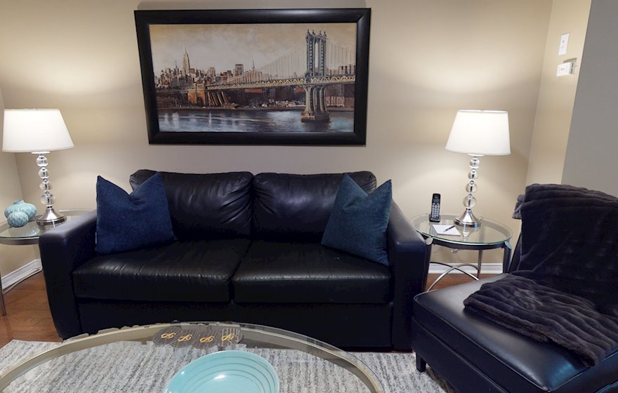Living Room Free WiFi Fully Furnished Apartment Suite Mississauga