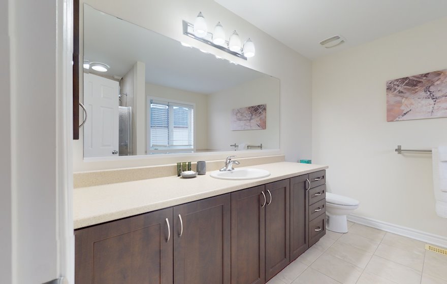 Principal bathroom