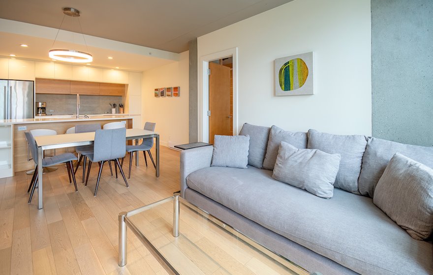 989 401 living area