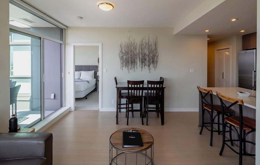 Open concept condo with queen bedroom Era 1209