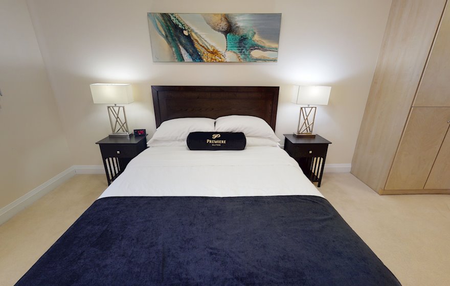 805 Principal Bedroom Queen Mattress Fully Furnished Apartment Suite Kanata