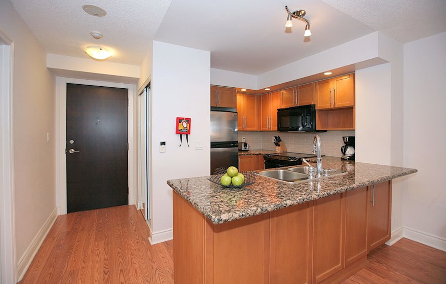 Kitchen Fully Equipped Five Appliances Stainless Steel Markham