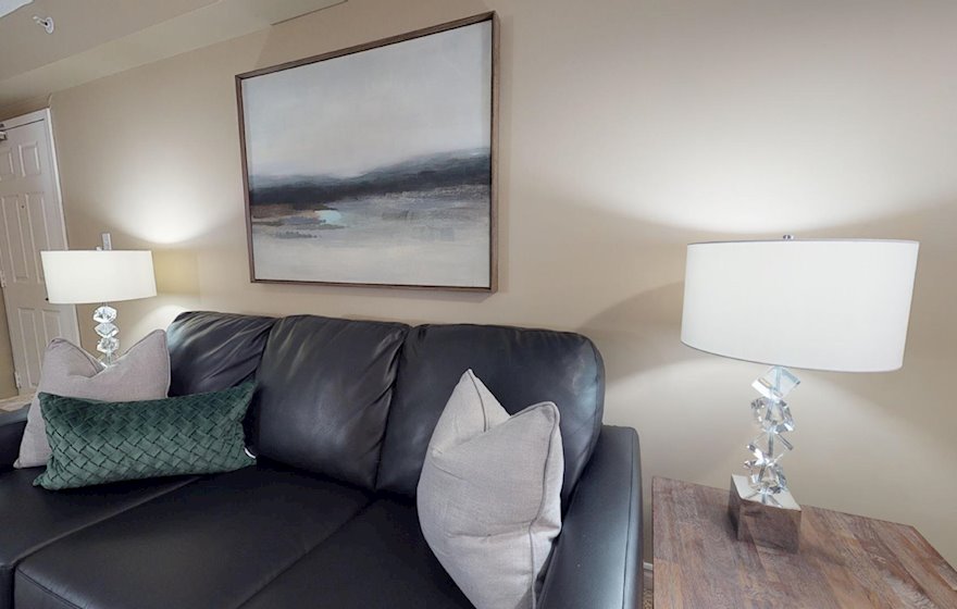 Living Room Free WiFi Fully Furnished Apartment Suite Burlington