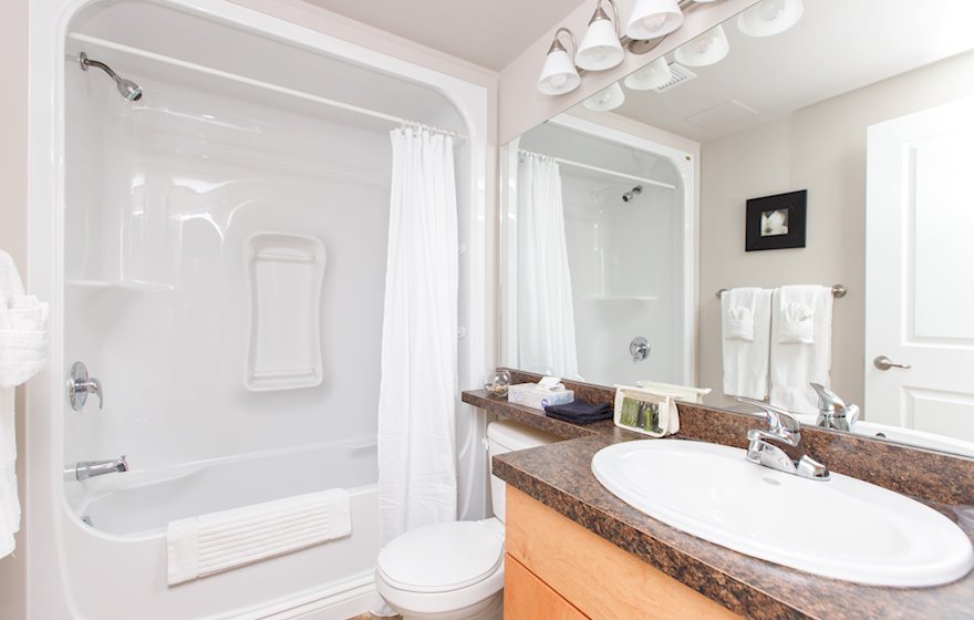 Rverfront - Bathroom